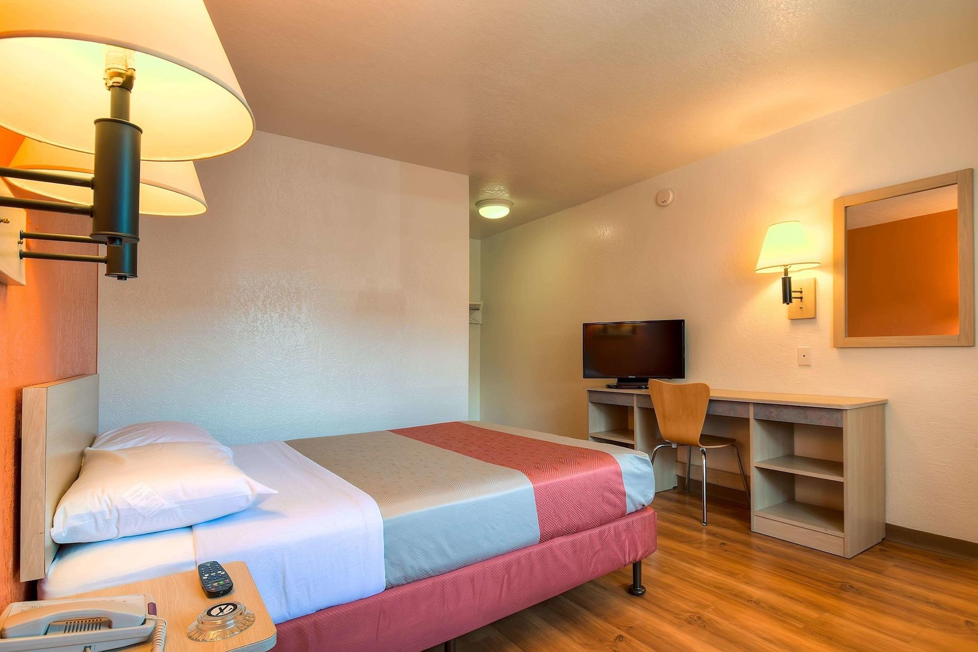 Motel 6-Westminster, Ca - South - Long Beach Area Eksteriør billede